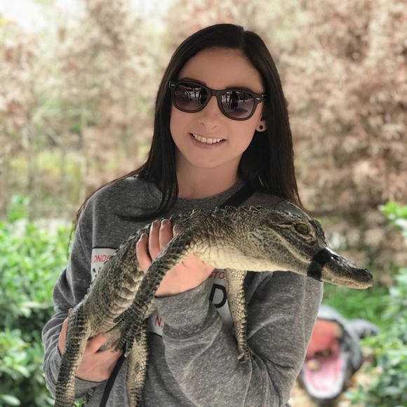 Meet your Posher, Krystal - Picture 2 of 2